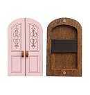 Koka kastīte ar vāciņu adatu uzglabāšanai "Pink doors", 4.5x7.5 cm