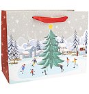 Papīra dāvanu maisiņš “Ziemas ainava”, izmērs M, 26 x 20 x 11 cm, Idena ZS